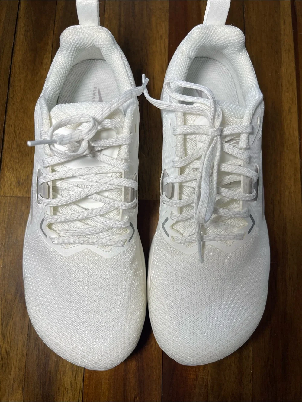 Altra Solstice XT3 training shoe men’s 8 white and gray zero drop